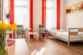 City Studio Apartment for 2, near Sonnenallee, Berlin